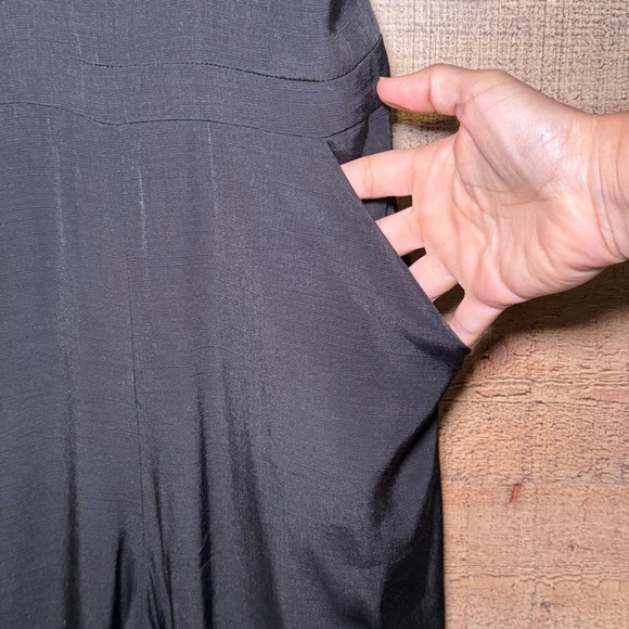 The Jetset Diaries Jumpsuit size XS Sahara Black Exposed Back Flutter Vneck Sexy - Picture 8 of 13